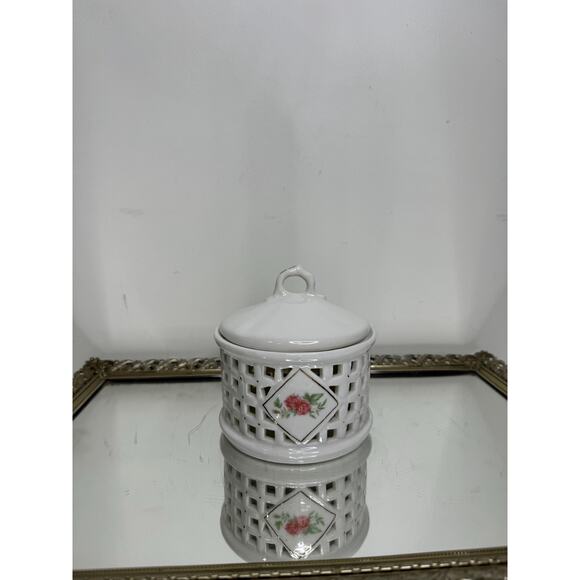 Beautiful Vintage Lattice Porcelain Floral Lidded Jar Vanity Trinket Dish - Picture 4 of 8